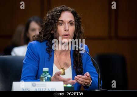 Christine Abizaid erscheint am Mittwoch, den 9. Juni 2021, vor einer Anhörung des Senatsausschusses für Nachrichtendienste wegen ihrer Ernennung zur Direktorin des National Counterterror Center, dem Büro des Direktors des National Intelligence, im Hart Senate Office Building in Washington, DC. Kredit: Rod Lampey / CNP/Sipa USA Stockfoto