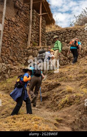 Archäologischer Park Pisac, Calca, Cuzco, Peru am 9. Oktober 2014. Ruinen und Touristenbesichtigungen. Stockfoto