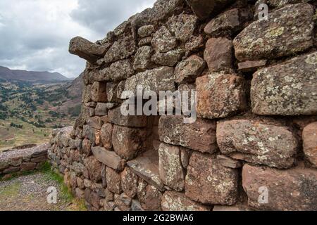 Archäologischer Park Pisac, Calca, Cuzco, Peru am 9. Oktober 2014. Ruinen und Touristenbesichtigungen. Stockfoto