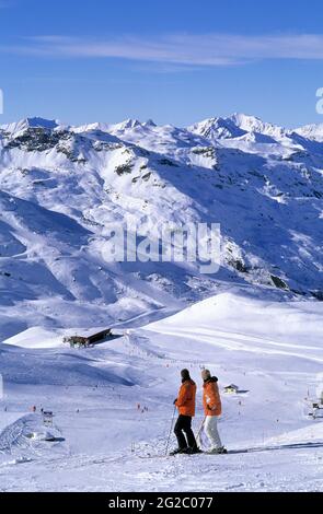 FRANKREICH, SAVOIE (73) BELLEVILLE-TAL, SKIGEBIET TROIS VALLEES, SKIGEBIET VAL THORENS Stockfoto