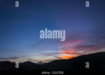 Sonnenuntergang in Guatemala, schadstofffreier Himmel. Stockfoto