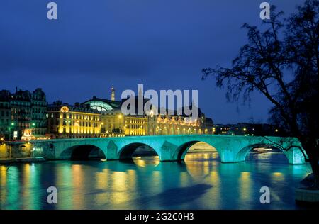 FRANKREICH. PARIS (75) 7E ARR. ORSAY MUSEUM UND PONT ROYAL Stockfoto