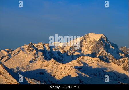 FRANKREICH, SAVOIE (73) TARENTAISE-TAL, VANOISE-GEBIRGE, SKIGEBIET LA PLAGNE, BEAUFORTAIN-BERGBLICK VOM SKIGEBIET Stockfoto