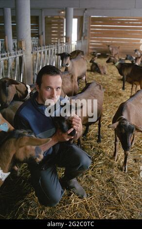 FRANKREICH, HAUTE-SAVOIE (74) DORF UND SKIGEBIET VON SAMOENS, FRANCOIS SCHLAFLE GOTS KÄSEHAUER Stockfoto