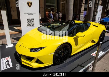 Mailand, Italien. Juni 2021. Lamborghini Huracàn EVO Spyder - MAILAND, ITALIEN, der Mailänder Monza Motor Show, vom 10. Bis 13. Juni 2021 in Mailand und Monza und wird die Neuigkeiten der 60 teilnehmenden Auto- und Motorradhersteller präsentieren. Mit einem demokratischen Format, in dem Marken ihre Autos auf gleichen Ständen ausstellen, will MIMO ein Neustartsignal für die Welt der Messe und der Automobilbranche geben, mit einem freien Zugang und einer sicheren Ausstellung. Kredit: Christian Santi/Alamy Live Nachrichten Stockfoto