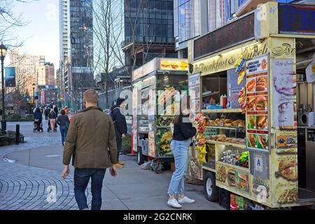 New York, NY, USA - 10. Juni 2021: Konzessionen bei Hudson Yards Stockfoto