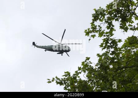 Die Flugzeuge des United States Marine Corps fliegen im St. James Palace während einer Veranstaltung zur Nachhaltigkeit und zum Engagement der G7, die der Prinz von Wales im St. James's Palace in London veranstaltet hat, für Terra Carta Transition Coalitions, ein organisiertes, globales Kollektiv, das gemeinsam daran arbeitet, Investitionen in eine nachhaltige Zukunft für die Natur zu fördern, Menschen und Planeten. Bilddatum: Donnerstag, 10. Juni 2021. Stockfoto