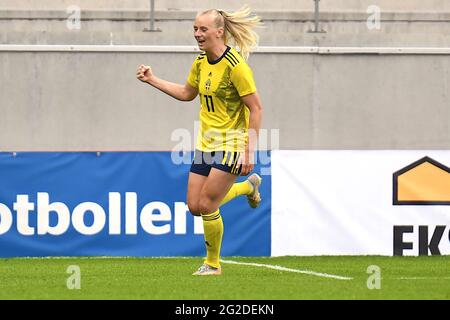 Kalmar, Schweden. Juni 2021. Stina Blackstenius (11 Schweden) feiert das Tor beim Freundschaftsspiel am 10. Juni 2021 zwischen Schweden und Norwegen in der Guldfageln Arena in Kalmar, Schweden Quelle: SPP Sport Press Foto. /Alamy Live News Stockfoto