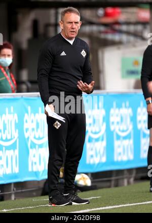 Der nordirische Manager Kenny Shiels während des Internationalen Freundschaftsspiels im Seaview Stadium, Belfast. Bilddatum: Donnerstag, 10. Juni 2021. Stockfoto