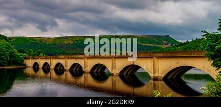Brücke auf dem Ladybower-Stausee Stockfoto