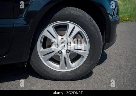 Detailaufnahmen eines schwarzen Ford S Max Familie MPV Autos aus dem Jahr 2007 Stockfoto