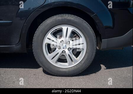 Detailaufnahmen eines schwarzen Ford S Max Familie MPV Autos aus dem Jahr 2007 Stockfoto