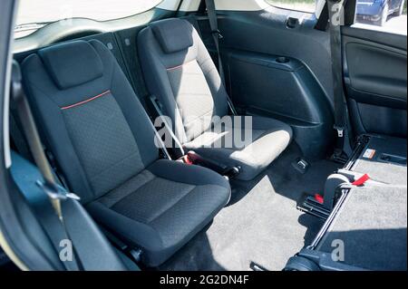 Detailaufnahmen eines schwarzen Ford S Max Familie MPV Autos aus dem Jahr 2007 Stockfoto