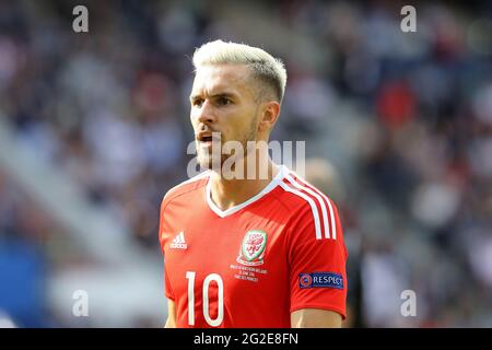 Aaron Ramsey aus Wales mit gebleichtem blondem Haar. Wales gegen Nordirland, UEFA Euro 2016 letzte 16 Spiele im Parc des Princes in Paris, Frankreich . Jun Stockfoto