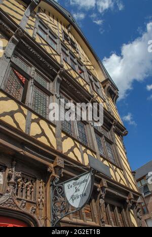 La Maison du Pèlerin am Domplatz, Amiens, Frankreich Stockfoto