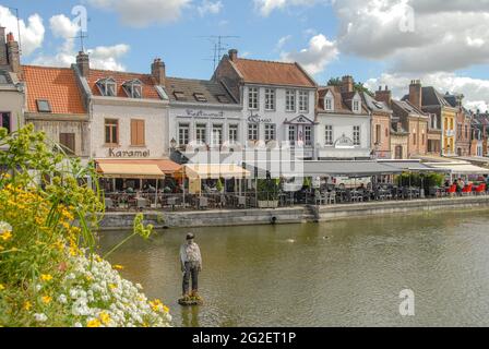 Das Viertel Saint-Leu ist ein lebhaftes Viertel am Ufer des Flusses Somme in Amiens, Frankreich Stockfoto