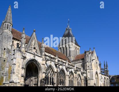 Außerhalb der Kirche der Heiligen Dreifaltigkeit (Église de la Trinité) in Falaise, Calvados, Frankreich Stockfoto