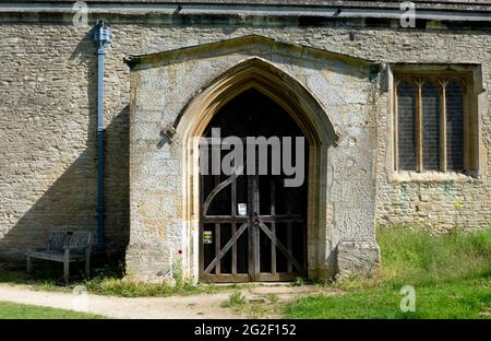 The South Porch, St. Mary the Virgin Church, Kirtlington, Oxfordshire, England, Großbritannien Stockfoto