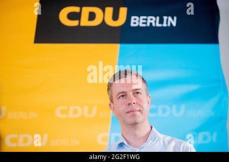 Berlin, Deutschland. Juni 2021. Stefan Evers, Generalsekretär der CDU Berlin, nimmt an der Vorstellung des Regierungsentwurfs der CDU Berlin im Rahmen einer digitalen Pressekonferenz Teil. Quelle: Christoph Soeder/dpa/Alamy Live News Stockfoto