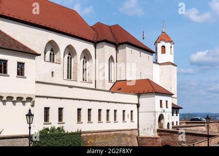 BRNO, TSCHECHISCHE REPUBLIK - 05. Mai 2021: BRNO, TSCHECHISCHE REPUBLIK - 24. APRIL 2021: Festung Spilberk. Blick auf das Haupttor Stockfoto