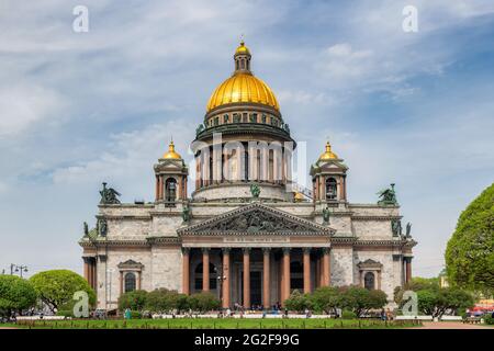 Isaakskathedrale in Sankt Petersburg im Sommer, Sankt Petersburg, Russland Stockfoto
