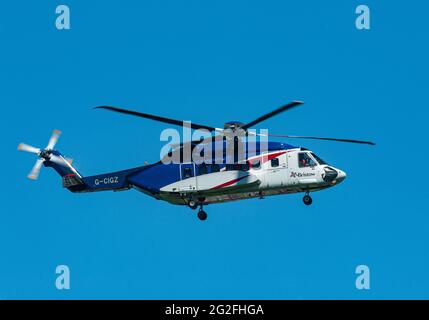 Einige der Bristows-Flotte von 300 Sikorsky Twin haben S92A Hubschrauber in Dyce Aberdeen eingesetzt, die über der Noth Sea Oil-Industrie arbeiteten. Stockfoto