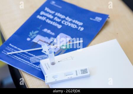 NHS Covid-19 Lateral Flow Home Testkit Stockfoto