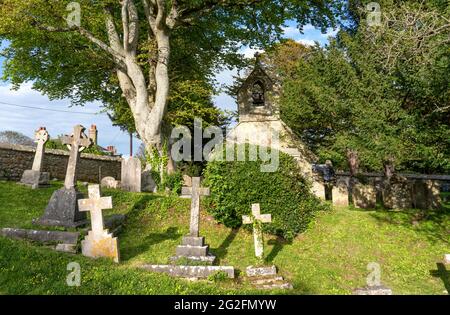 Die Alte Kirche von St. Lawrence auf der Unterklippe westlich von Ventnor auf der Isle of wight Hampshire UK Stockfoto