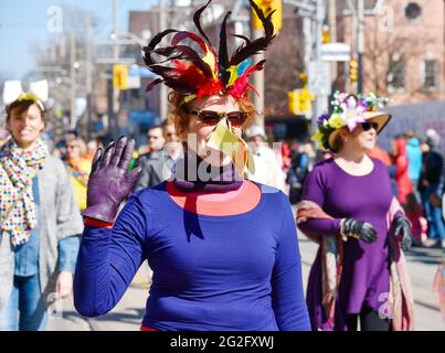 Toronto 2016 Strände Lions Club Easter Parade feiert 50-jähriges bestehen in der Queen Street East Ostern Sonntag Stockfoto