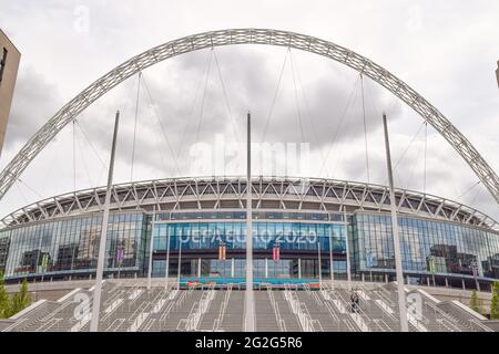 London, Großbritannien. Juni 2021. Ein Blick auf das Wembley Stadium vor dem UEFA Euro 2020 Fußballturnier, das vom 11. Juni bis 11. Juli 2021 stattfindet. (Kredit: Vuk Valcic/Alamy Live News) Stockfoto