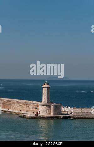 Luftaufnahme des Porto di Livorno, einer Hafenstadt in Italien Stockfoto