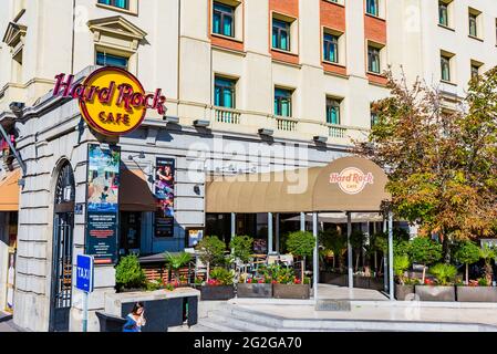 Hard Rock Cafe, Madrid. Hard Rock Cafe, Inc. Ist eine Kette von Themenrestaurants, die 1971 von Isaac Tigrett und Peter Morton in London gegründet wurde. Im Jahr 1979 wurde das Stockfoto