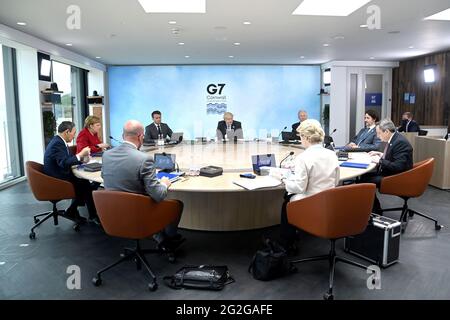 Newquay, Großbritannien. Juni 2021. Mitglieder und Gäste der G7 sind im Bild dargestellt, wie sie sich am 11. Juni 2021 während des G7-Gipfels in Cornwall, Großbritannien, im Plenarsaal des Carbis Bay Hotels treffen. Foto von Karwai Tang/G7 Cornwall 2021/UPI Credit: UPI/Alamy Live News