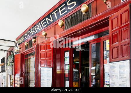 Traditionelle Taverne. Taberna Corrientes, Calle de Toledo. Madrid hat eine wichtige gastronomische Tradition. Viele Restaurants, die die vorbereitet haben Stockfoto