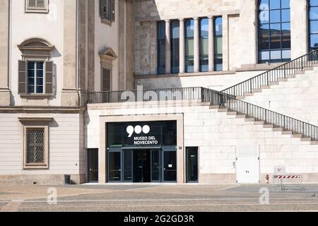 Mailand, Italien - 20. Juli 2020: Museum des 20. Jahrhunderts - Museo del Novecento - im Palazzo dell Arengario in Mailand. Stockfoto