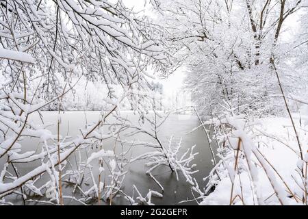 Verschneite Winterlandschaft in Bayern Stockfoto