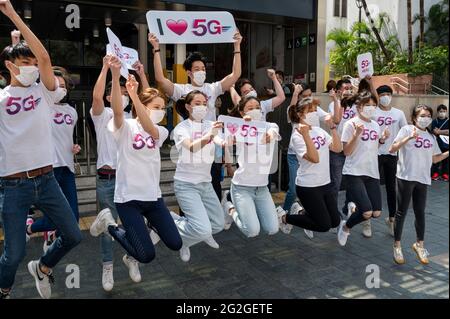 Hongkong, China. April 2021. Die Veranstalter nehmen an einer Veranstaltung im Bereich des 5G-Netzes für Hochgeschwindigkeitsnetze in Hongkong Teil. (Foto von Budrul Chukrut/SOPA Images/Sipa USA) Quelle: SIPA USA/Alamy Live News Stockfoto