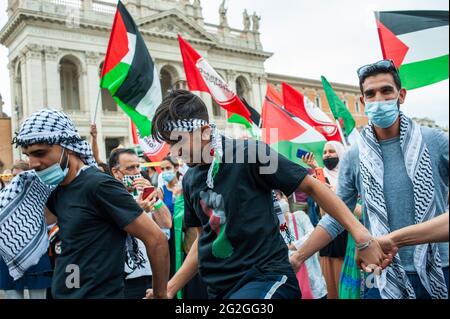 Rom, Italien 05/06/2021: Solidaritätsdemonstration mit dem palästinensischen Volk. Piazza San Giovanni. © Andrea Sabbadini Stockfoto