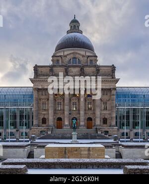 Wintermorgen im Hofgarten, München, Stockfoto