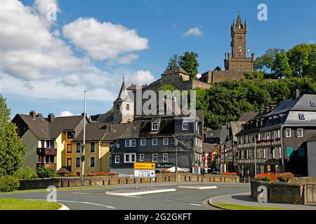 Altstadt, Wahrzeichen der Stadt: Der Wilhelmsturm, erbaut 1872-1875, Dillenburg, Hessen, Deutschland Stockfoto