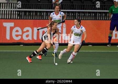 AMSTELVEEN, NIEDERLANDE - 11. JUNI: Anne Schroder aus Deutschland während des Eishockey-Europameisterschaftsspiels zwischen Duitsland und Spanje im Wagener Stadion am 11. Juni 2021 in Amstelveen, Niederlande (Foto: Gerrit van Keulen/Orange Picters) Stockfoto