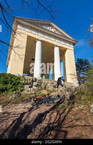 Mödling, Gebäude Husarentempel, Naturpark Föhrenberge in Wienerwald / Wienerwald, Niederösterreich / Niederösterreich, Österreich Stockfoto