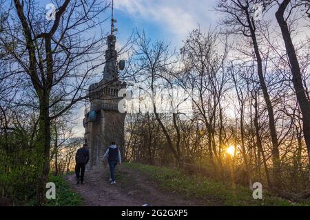 Wien, Wien, Aussichtsturm Habsburgwarte auf dem Hermannskogel, im Wienerwald, Wanderer 19. Döbling, Wien, Österreich Stockfoto