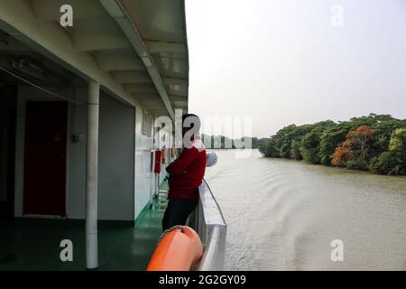 Jhalokathi, Bangladesh : die natürliche Schönheit der Flussfahrt in Bangladesch Stockfoto