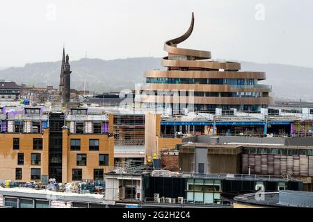 St James Quarter Development, Edinburgh. Die Krane wurden vor der endgültigen Fertigstellung vor der Eröffnung entfernt Stockfoto