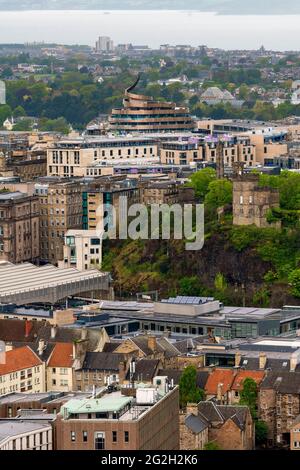 St James Quarter Development, Edinburgh. Die Krane wurden vor der endgültigen Fertigstellung vor der Eröffnung entfernt Stockfoto