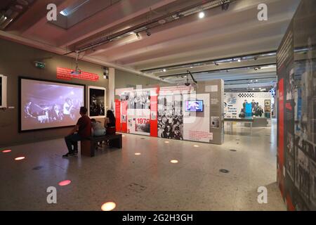 2021 Ausstellung über die 2 Tone Music Sensation, die in den 70er Jahren in Coventry entstand, in der Herbert Art Gallery & Museum in Warwickshire, Großbritannien Stockfoto