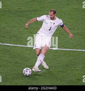 ROM, ITALIEN - 11. JUNI: Giorgio Chiellini aus Italien macht einen Pass während der UEFA Euro 2020 Group EIN Spiel zwischen der Türkei und Italien im Stadio Olympico am 11. Juni 2021 in Rom, Italien (Foto von /Orange Picics) Credit: Orange Pics BV/Alamy Live News Stockfoto