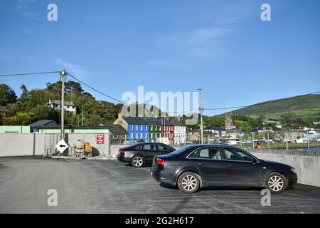 Bantry, West Cork, Irland. Juni 2021. Der Parkplatz in Bantry bekommt ein völlig neues Aussehen, gelegen bei O'Keeffe's SuperValu. Kredit: Bantry Media/Alamy Live Nachrichten Stockfoto