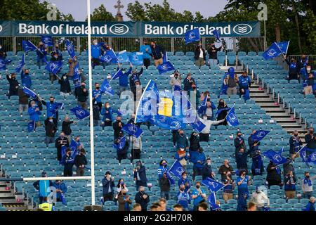 RDS Arena, Dublin, Leinster, Irland. Juni 2021. Rainbow Cup Rugby, Leinster versus Dragons; Leinster-Fans feiern beim Schlusspfiff Credit: Action Plus Sports/Alamy Live News Stockfoto